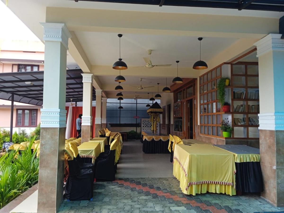 Meghdoot River Resort Kochi Εξωτερικό φωτογραφία